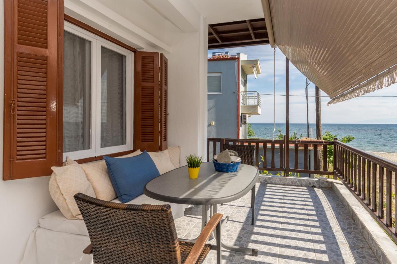 Chalkidiki Beachfront Apartment Неа-Ираклия Экстерьер фото